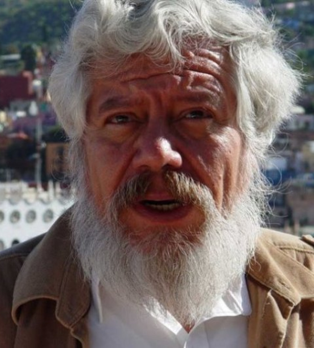 Adolfo Castañón, bibliotecario-archivero de la Academia Mexicana de la Lengua.