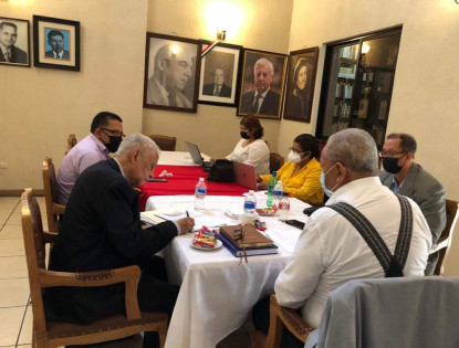 Junta directiva Academia Hondureña de la Lengua. Foto: Facebook de la Academia Hondureña.