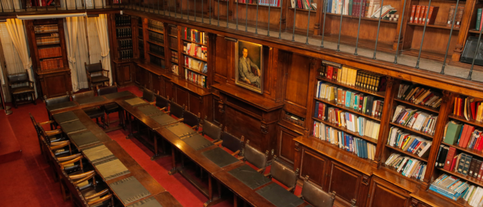 Academia Chilena de la Lengua (foto: https://academiachilenadelalengua.cl/)