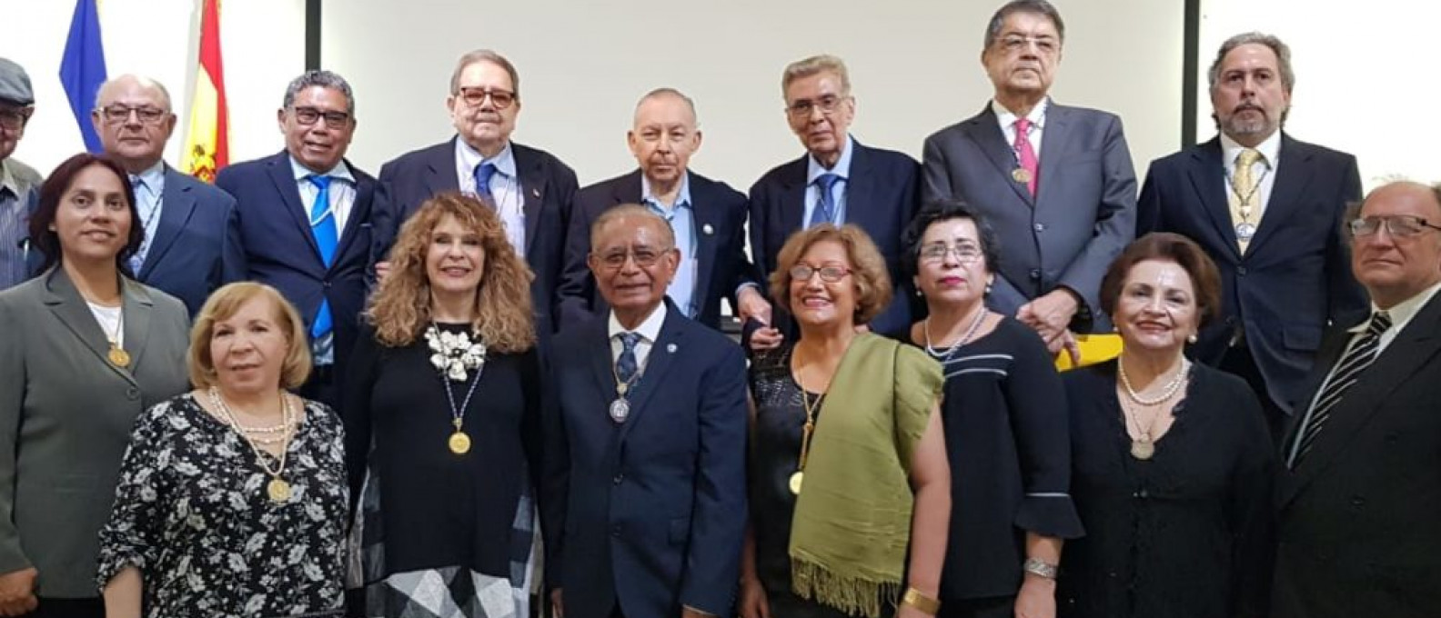 Miembros de la Academia Nicaragüense de la Lengua