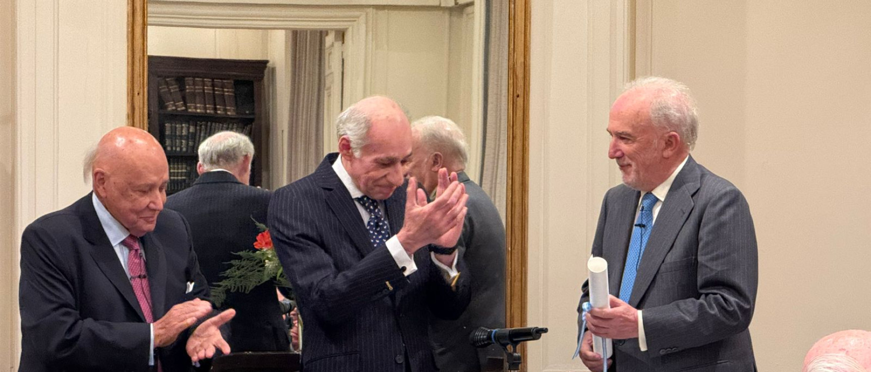 Santiago Muñoz Machado, investido miembro honorario de la Academia Nacional de Derecho y Ciencias Sociales de Buenos Aires