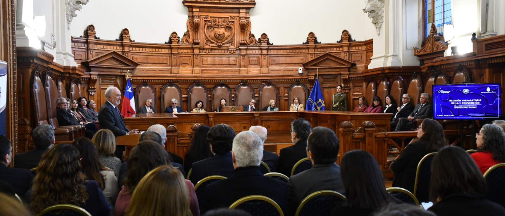 El director de la RAE, en la Reunión preparatoria de la II Convención de la Red Panhispánica de Lenguaje Claro y Accesible. Fotografía: Poder Judicial Chile
