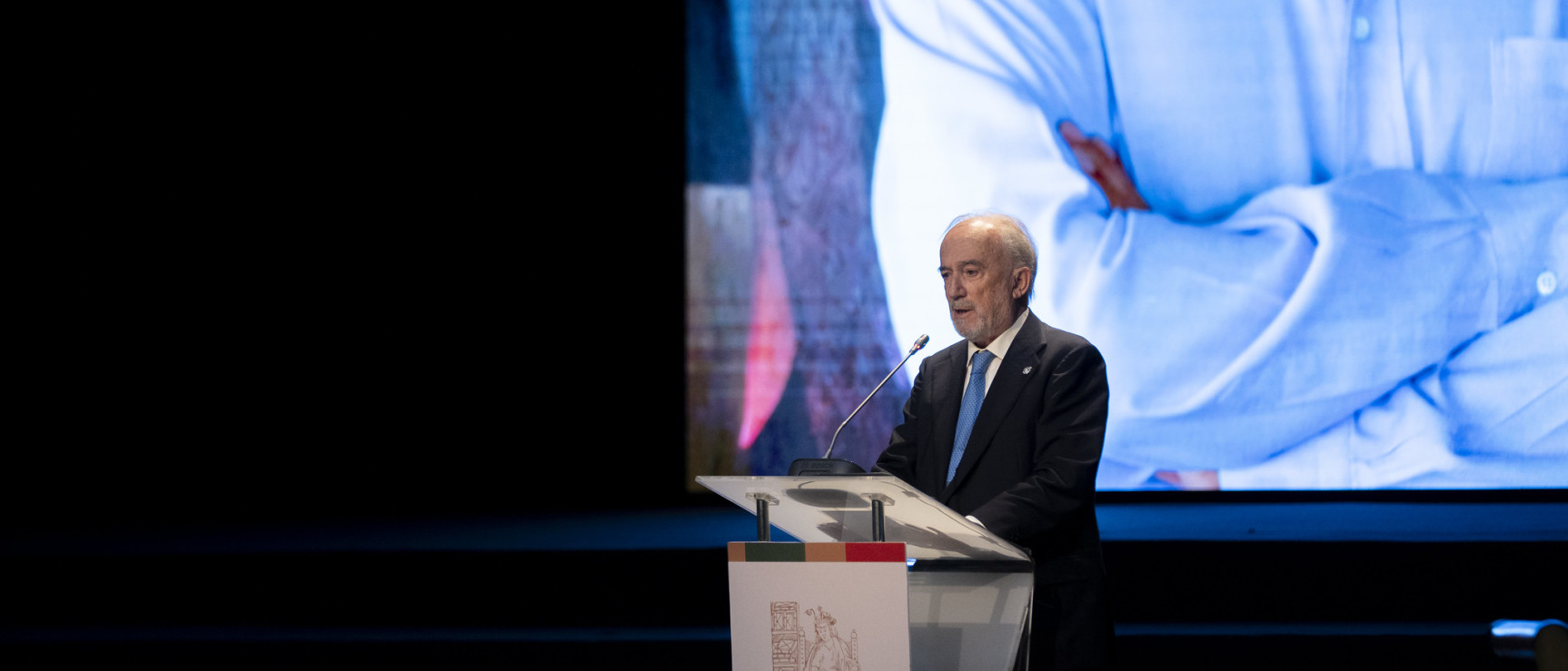 Sesión plenaria de homenaje a Mario Vargas Llosa en el X CILE