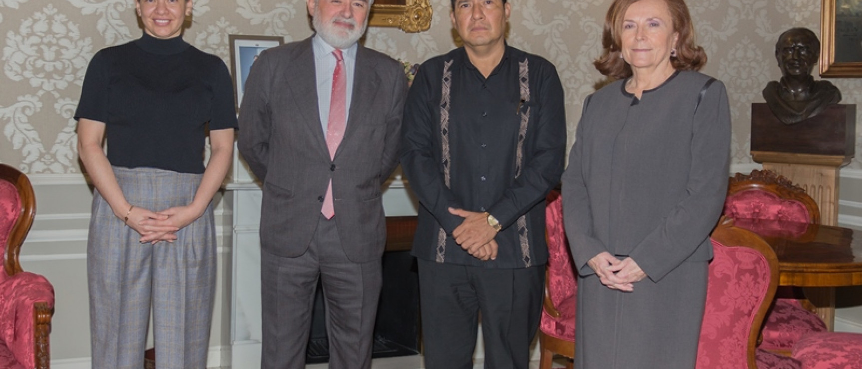 Encuentro con el embjador de Nicaragua, Carlos Antonio Midence.