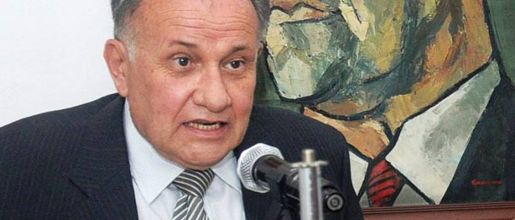 Bruno Sáenz Andrade, miembro de número de la Academia Ecuatoriana de la Lengua. Foto: Carlos Granja.