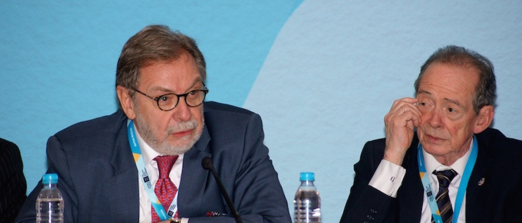 El director de la RAE, José Manuel Blecua, y Juan Luis Cebrián.