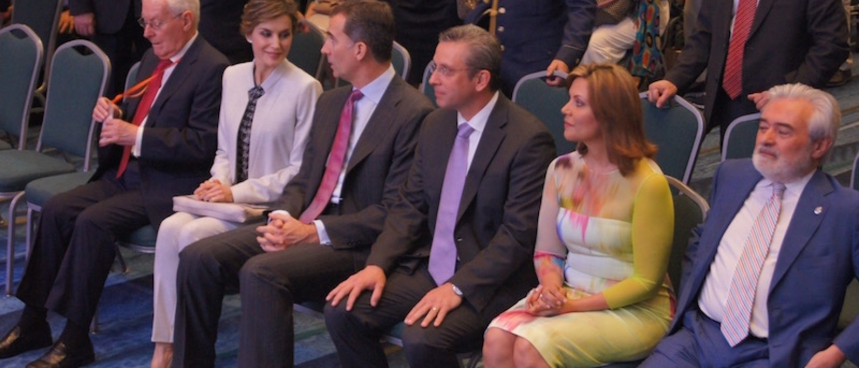 Los reyes de España antes del inicio de la sesión plenaria.