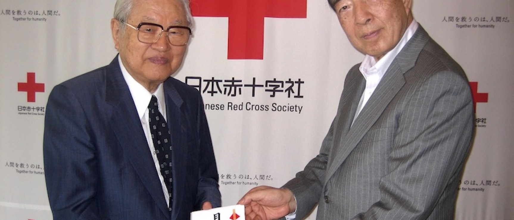 Eikichi Hayashiya en un acto de Cruz Roja celebrado en Salamanca, en junio de 2011. Foto: Universidad de Salamanca.