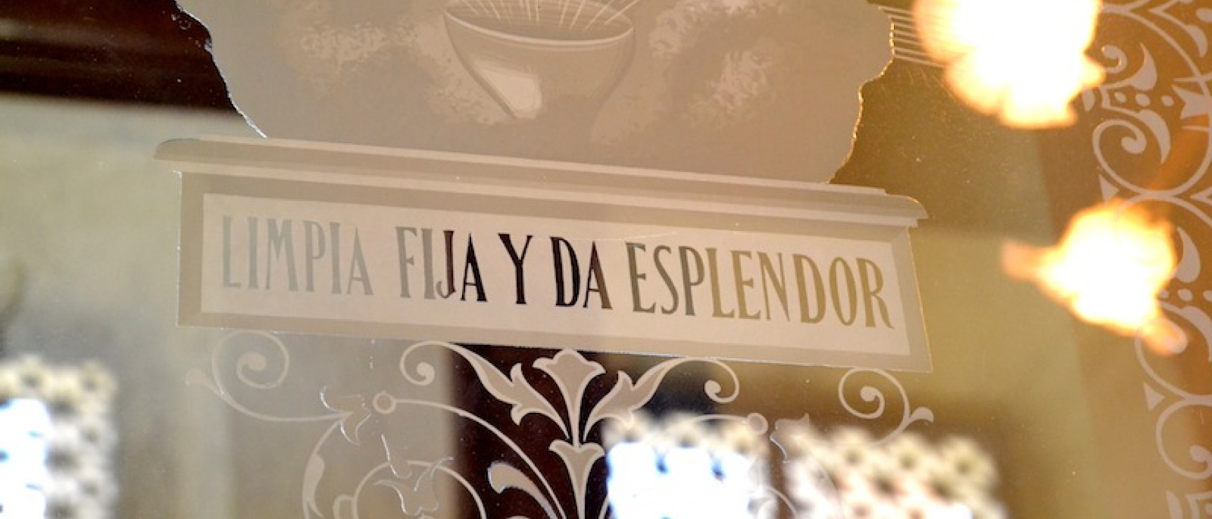 Lema fundacional de la RAE.