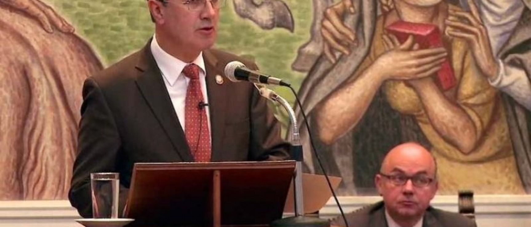 Juan Carlos Vergara, académico de la ACL y director de la Maestría en Lingüística Hispánica.