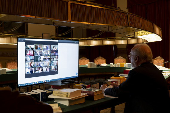 El director de la RAE, Santiago Muñoz Machado, preside el primer pleno virtual de la ASALE