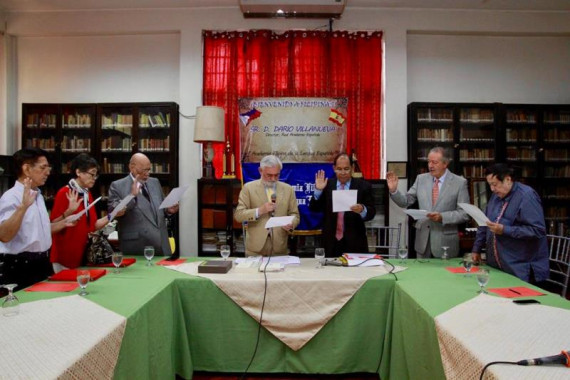 Comienzo de la sesión plenaria presidida por Darío Villanueva en Manila.