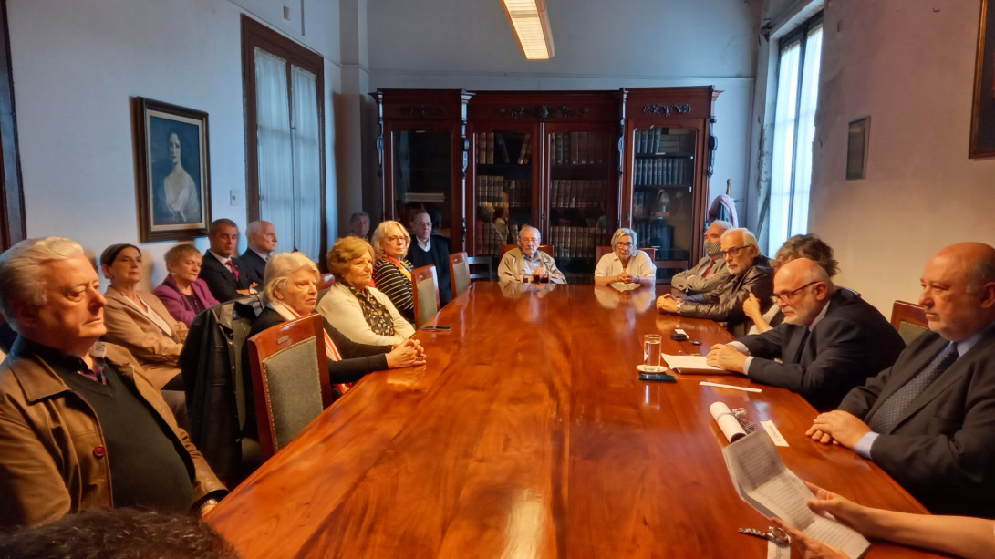 Ingreso de Juan Justino da Rosa en la Academia Nacional de las Letras de Uruguay.