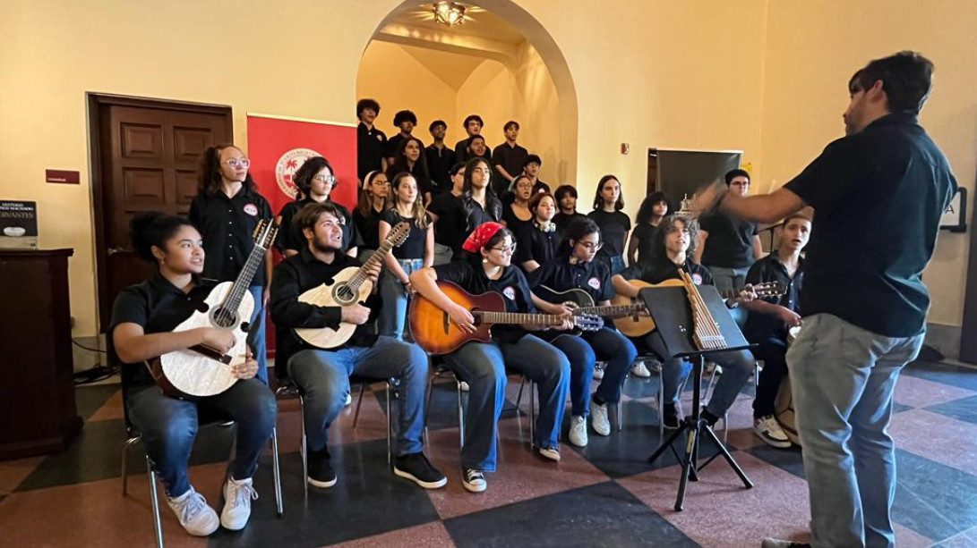 Reunión y conferencia en la Universidad de Puerto Rico–Recinto de Río Piedras