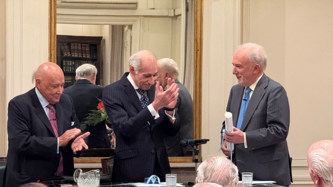 Santiago Muñoz Machado, investido miembro honorario de la Academia Nacional de Derecho y Ciencias Sociales de Buenos Aires