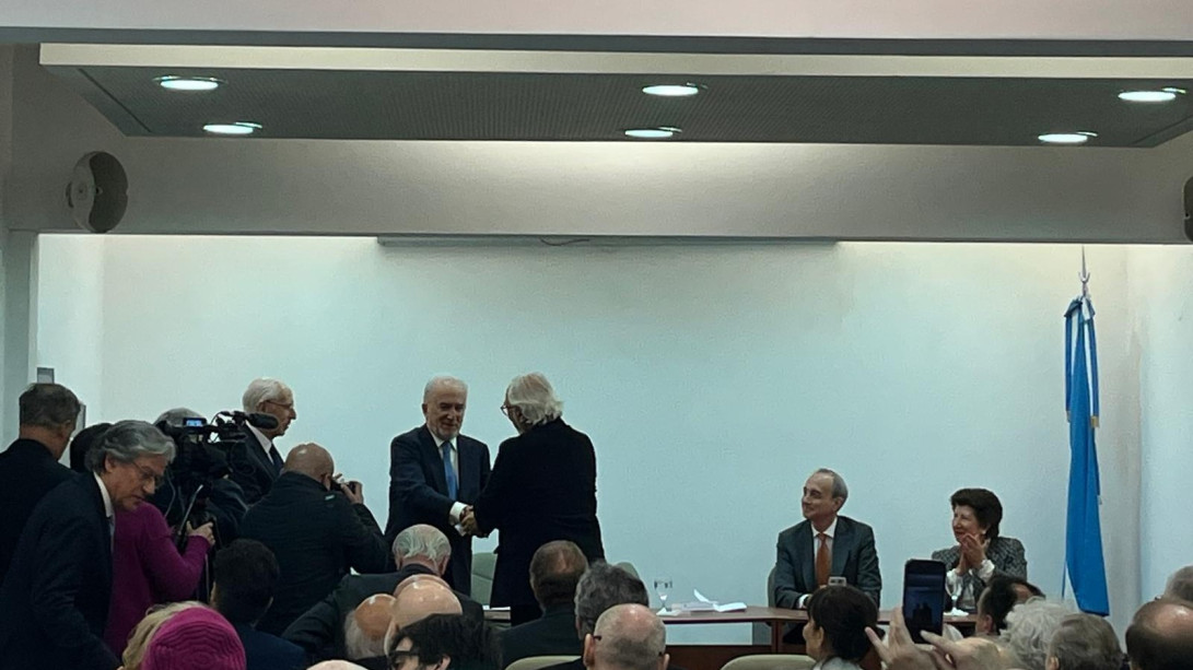 El director de la RAE y presidente de la ASALE toma posesión como miembro correspondiente de la Academia Argentina de Letras
