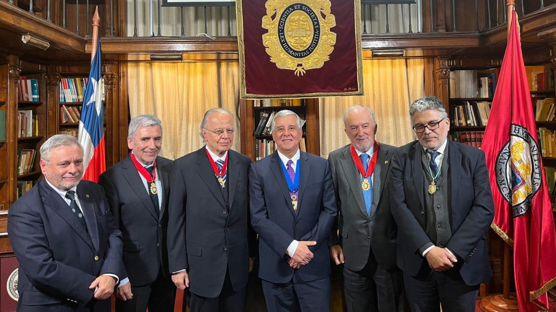 Santiago Muñoz Machado, investido miembro honorario de la Academia Chilena de Ciencias Sociales, Políticas y Morales