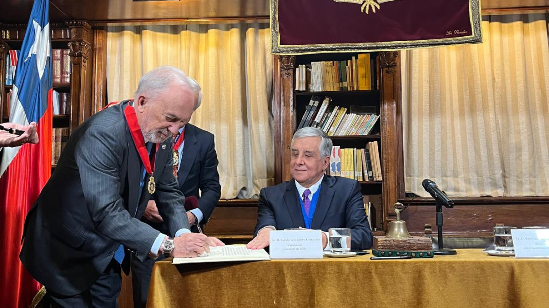 Santiago Muñoz Machado, investido miembro honorario de la Academia Chilena de Ciencias Sociales, Políticas y Morales