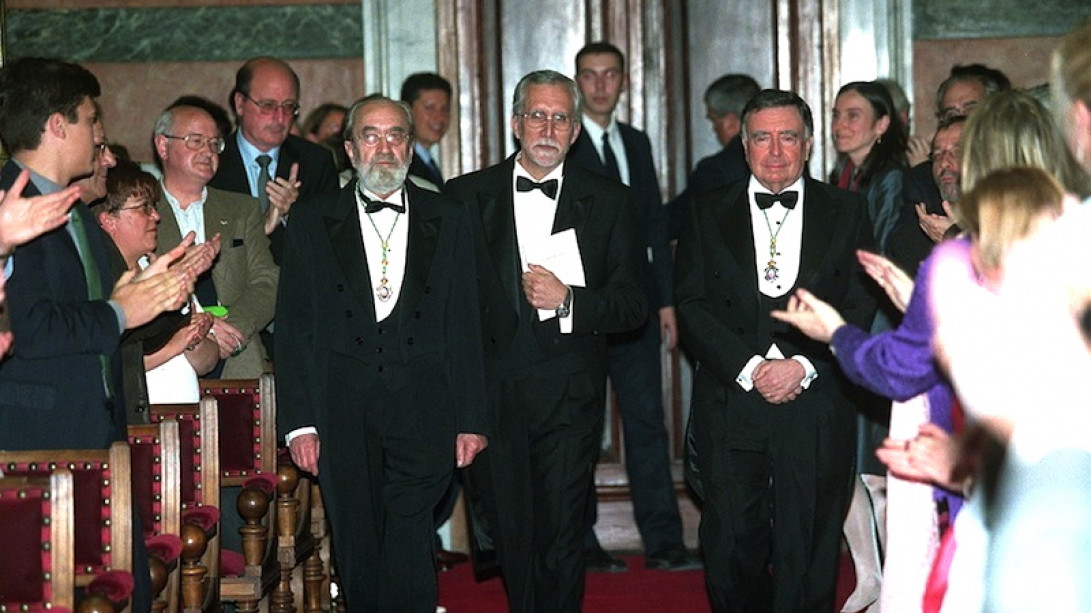 Acto de ingreso de Luis Mateo Díez, el 20 de mayo de 2001. 