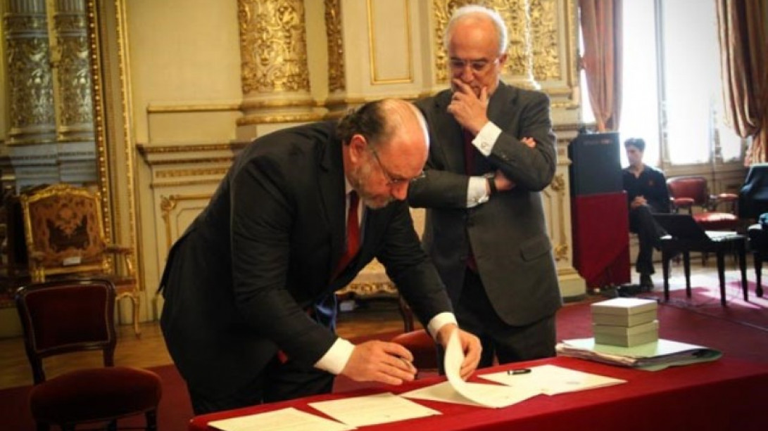 Firma del convenio entre la RAE, el Ministerio de Justicia y Derechos Humanos de Argentina y el Consejo de la Magistratura del Poder Judicial de Argentina.