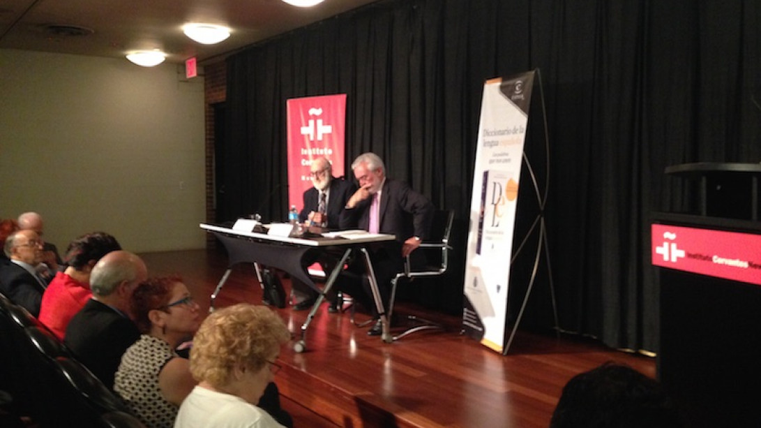 Darío Villanueva (derecha) y Gerardo Piña-Rosales durante la presentación en Nueva York.
