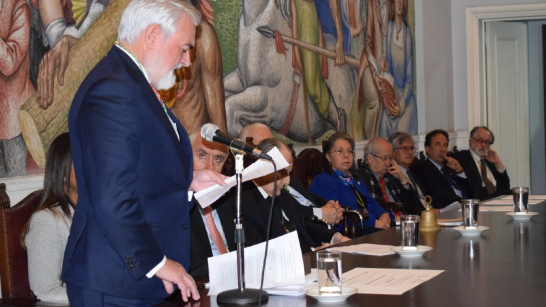 Intervención de Darío Villanueva tras ser nombrado miembro honorario de la ACL.