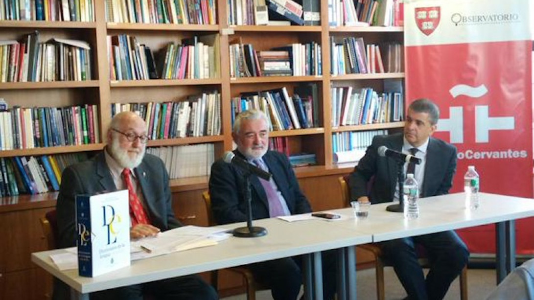 Gerardo Piña-Rosales, Darío Villanueva y Francisco Moreno en la Universidad de Harvard.