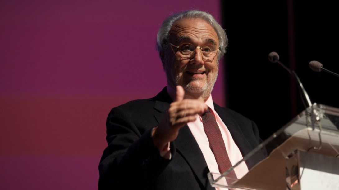 Manuel Gutiérrez Aragón (foto: RAE).