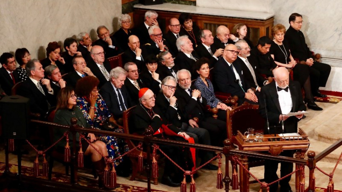 Carlos García Gual durante la lectura de su discurso de ingreso en la RAE.