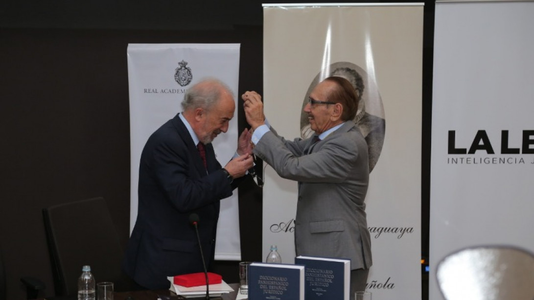 Muñoz Machado, nombrado académico correspondiente de la Academia Paraguaya.