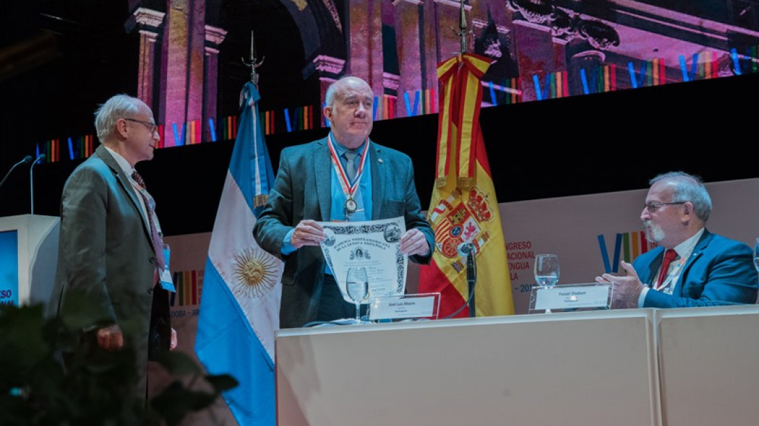 José Luis Moure nombrado académico correspondiente de la ANLE.