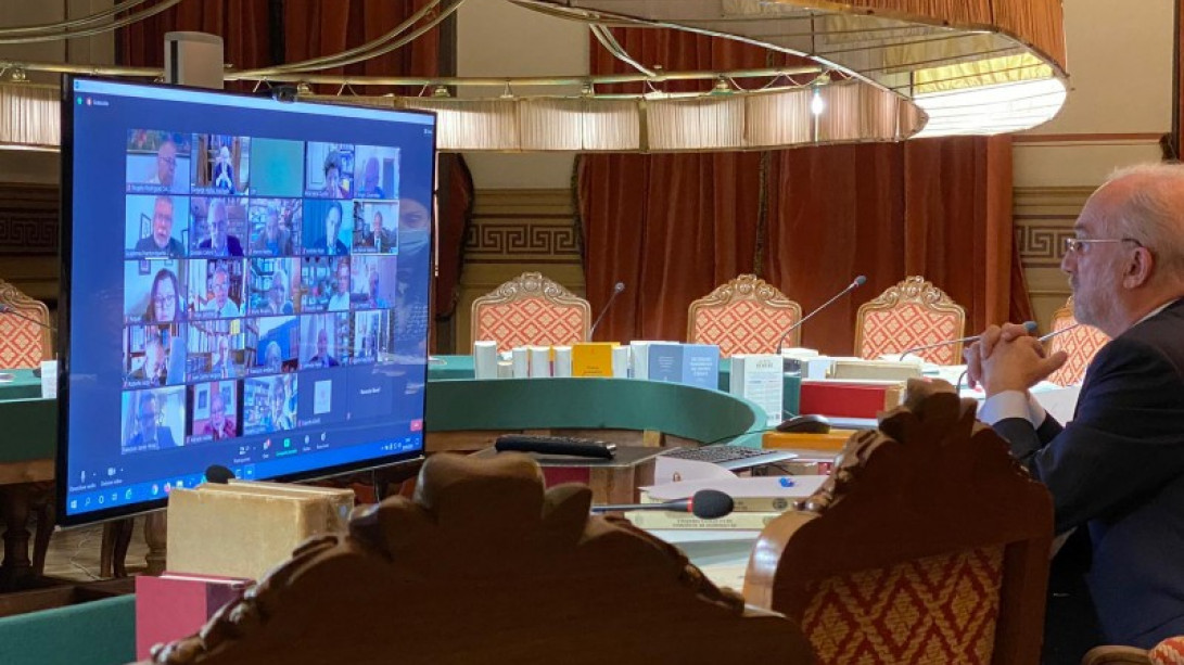 El director de la RAE y presidente de la ASALE, Santiago Muñoz Machado, preside el pleno virtual de la ASALE (foto: RAE)