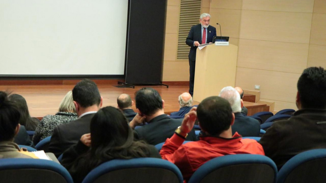 Darío Villanueva ofreció la conferencia “El Quijote y el dinamismo de las imágenes”.