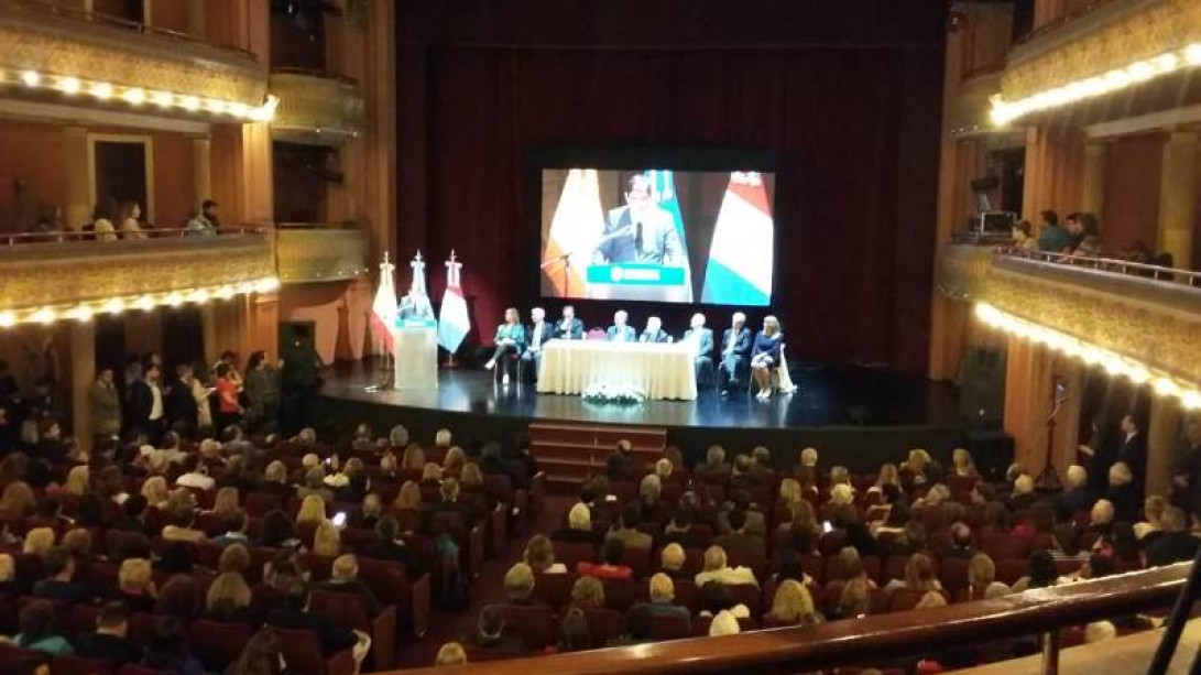 Presentación del VIII Congreso Internacional de la Lengua Española.