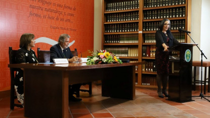 La nueva académica durante la lectura de su discurso.