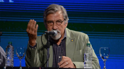 Fernando Operé, miembro de número de la Academia  Norteamericana de la Lengua Española.