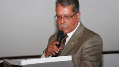 Carlos Pacheco, distinguido por la Universidad Simón Bolivar. Foto: USB Noticias.