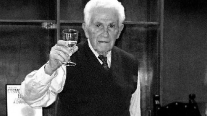 Joaquín Segura (1922-2015), miembro honorario de la Academia Norteamericana de la Lengua Española.