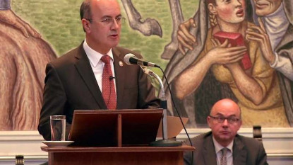 El académico Juan Carlos Vergara estuvo a cargo de la presentación de «El buen uso del español».