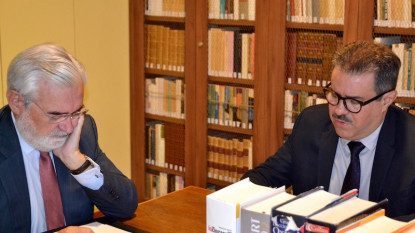 El presidente y el secretario de la ASALE en la sesión de clausura.