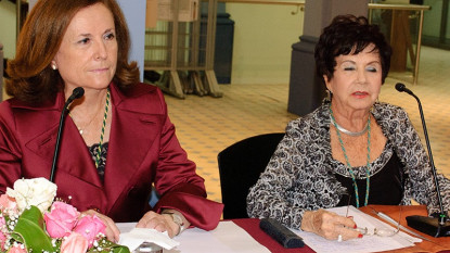 Aurora Egido y Estrella Cartín, presidenta de la Academia Costarricense.