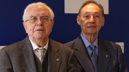 Gregorio Salvador y Humberto López Morales antes del acto de homenaje.