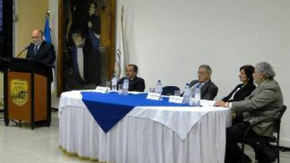 Ingreso de Germán Cáceres en la ASL. Foto: Universidad Dr. José Matías Delgado (Facebook).