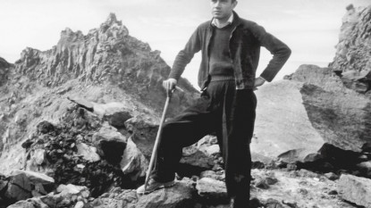 Autorretrato de Juan Rulfo en Popocatépetl, 1940. Del cartel conmemorativo de la UNAM.