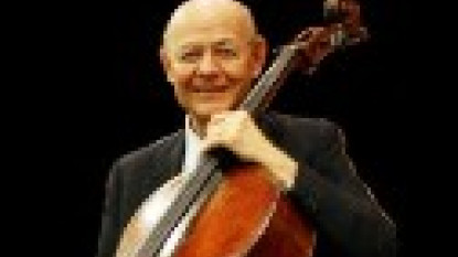 El académico mexicano, Carlos Prieto, recibe el Premio Crónica 2014. Foto: Conaculta..