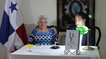 Margarita Vásquez y Arístides Royo durante el acto.