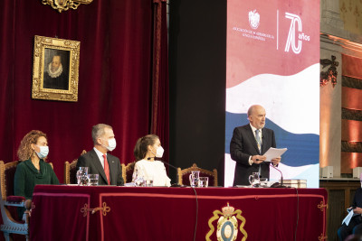 Los reyes de España han presidido en el salón de actos de la RAE el solemne acto institucional conmemorativo del septuagésimo aniversario de la Asociación de Academias de la Lengua Española (ASALE). Foto: RAE. 