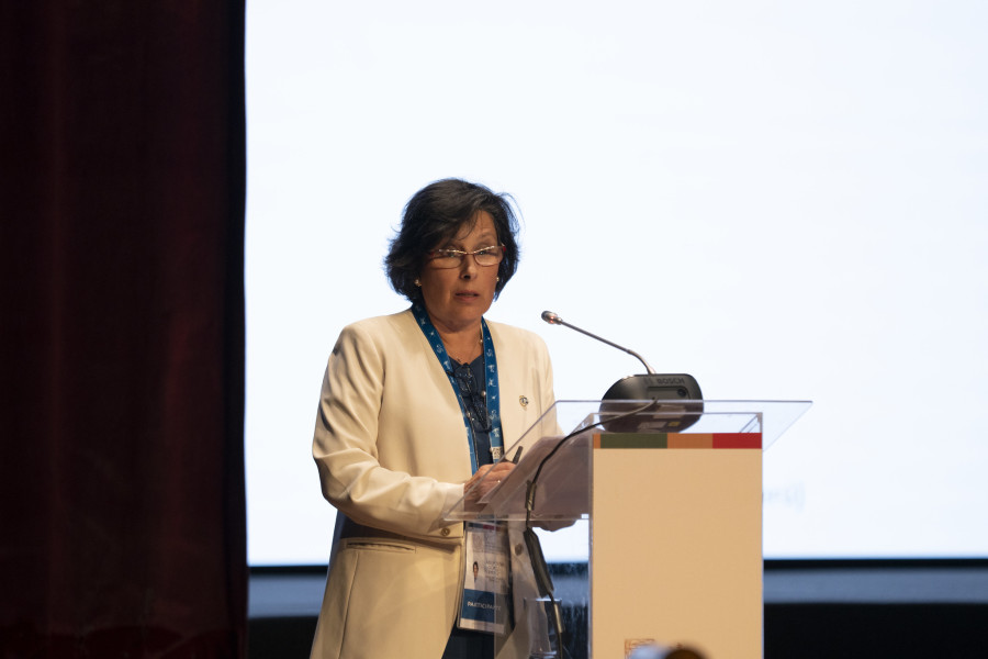 Asunción Gómez Pérez durante su ponencia general.