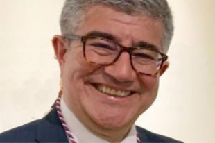 El experto en estudios literarios Alexánder Sánchez Mora ha tomado posesión como miembro de número de la Academia Costarricense de la Lengua el 27 de octubre con su discurso Perspectivas para el estudio de la literatura colonial costarricense, al que respondió, en nombre de la corporación, el académico Albino Chacón Gutiérrez. Ocupa la silla U. Alexánder Sánchez Mora nació en San José en 1968. Es profesor investigador y docente y experto en estudios literarios, en los que ha desarrollado valiosos estudios